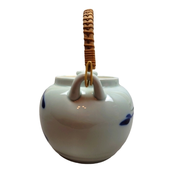 Vintage‎ Japanese Blue Koi Fish Hand Painted  Ceramic Teapot With Bamboo Handle - Picture 8 of 10